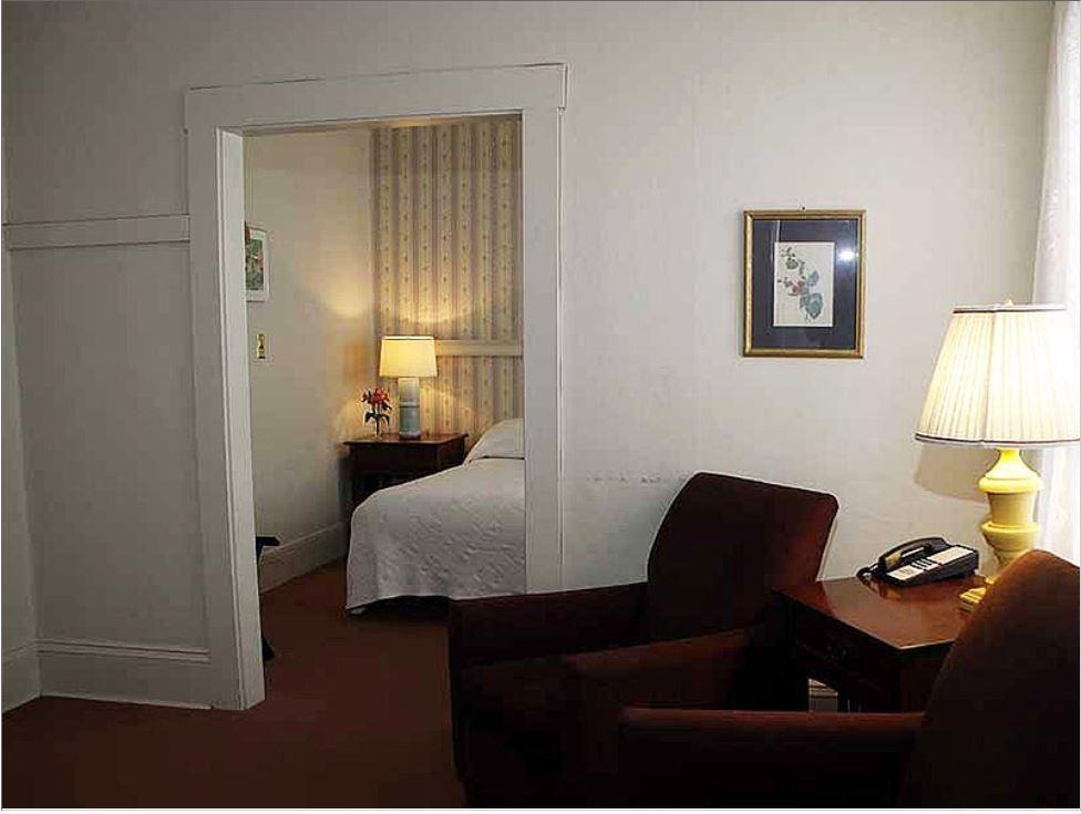 Hotel Coolidge Уайт-Ривер-Джанкшн Экстерьер фото